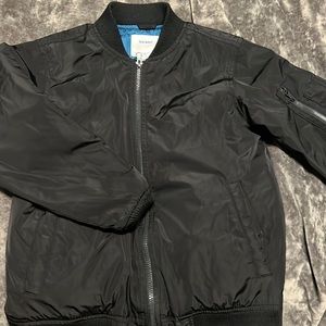 Kids black old navy size “L” (10-12) zip jacket. Worn only 1 time.